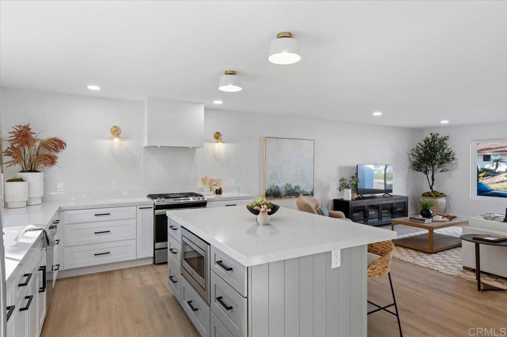 2927 Levante St