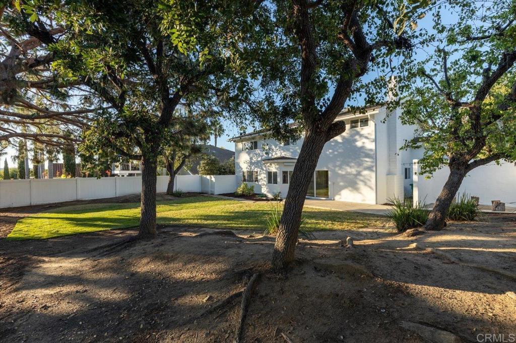 2927 Levante St