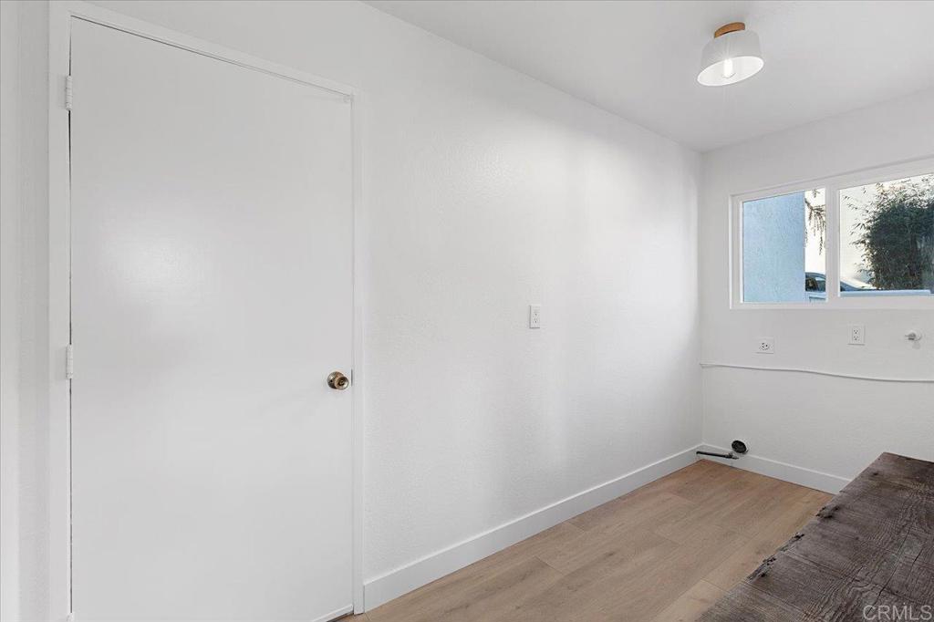 2927 Levante St