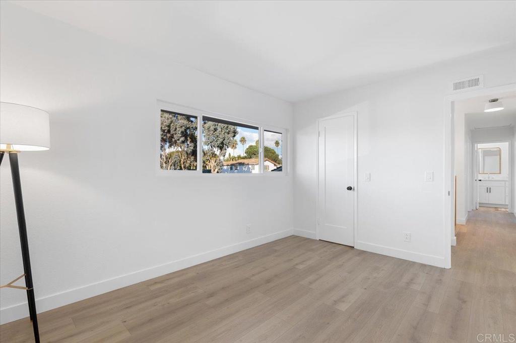 2927 Levante St
