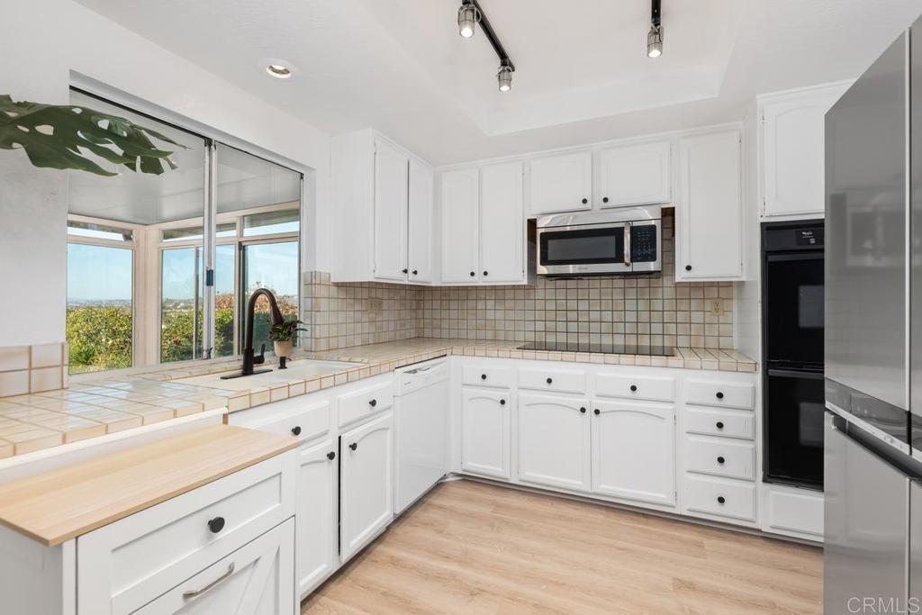1402 Village View Road
