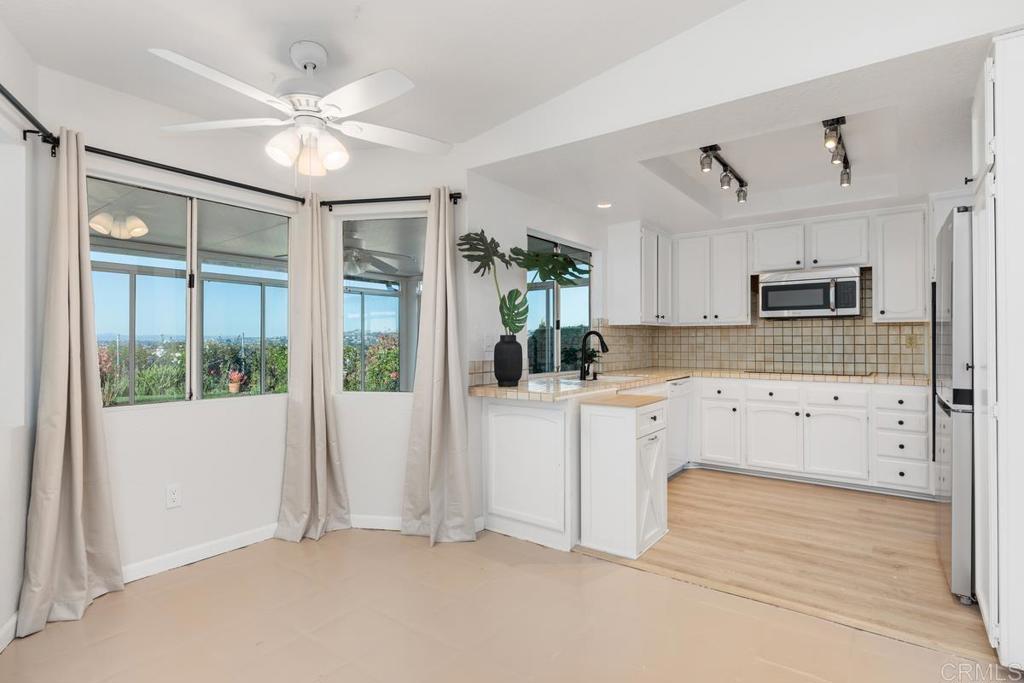 1402 Village View Road