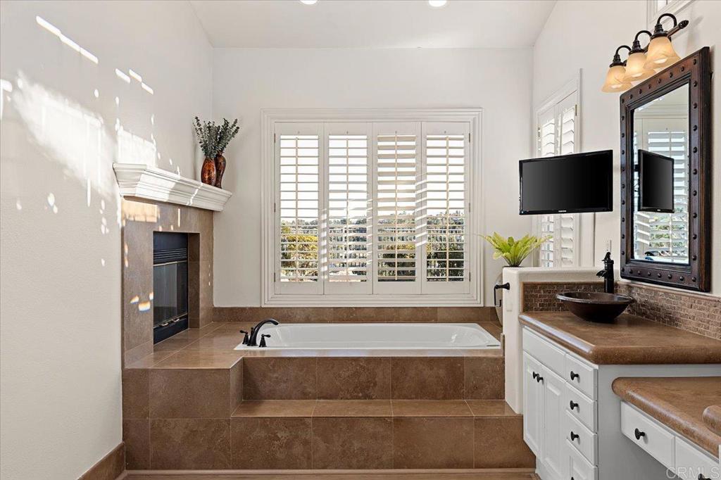6270 Paseo Elegancia