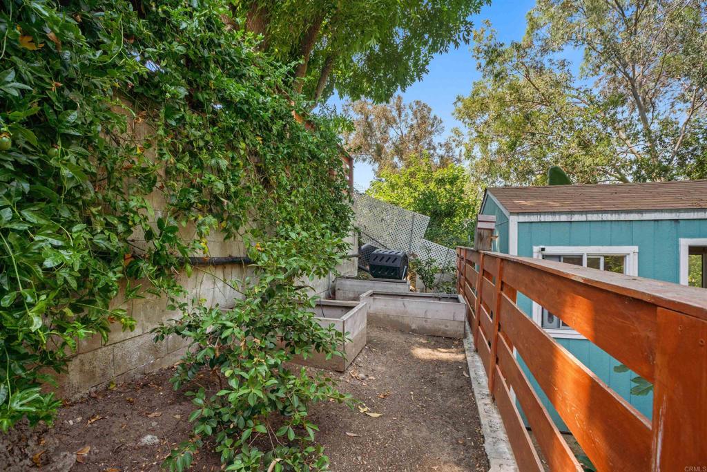 1776 Pentuckett Avenue