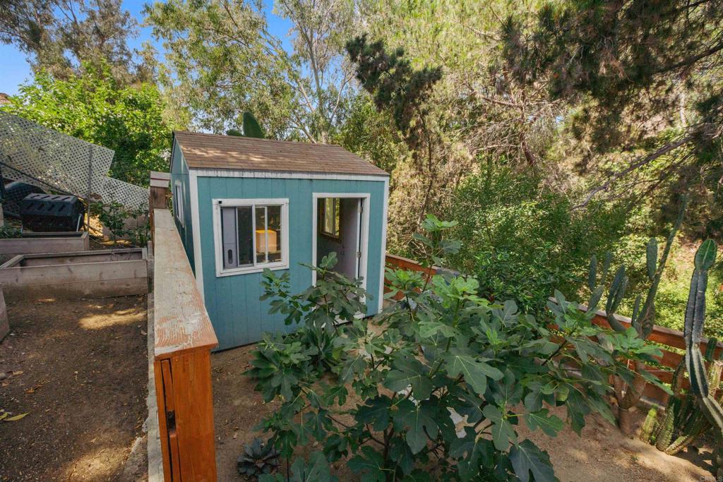 1776 Pentuckett Avenue