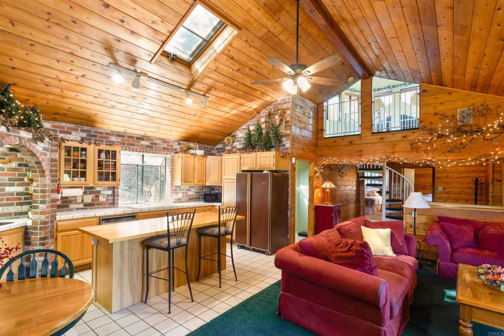 1275 CANYON Drive