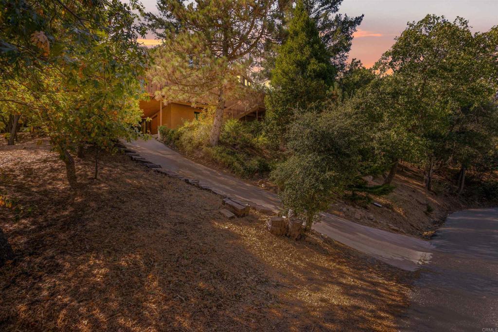 1275 CANYON Drive