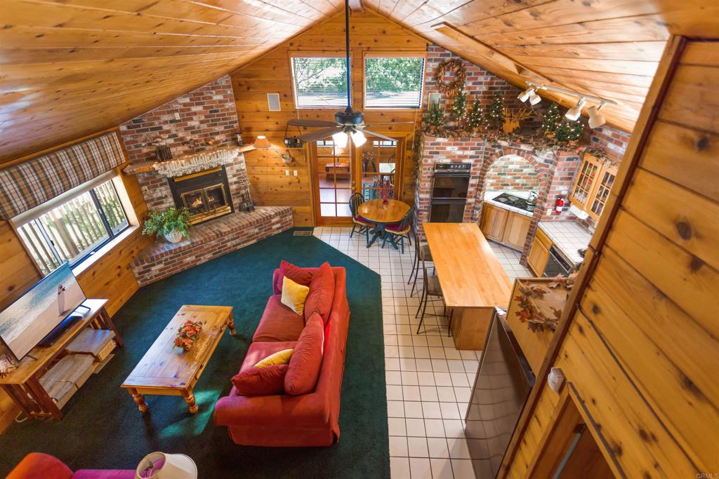 1275 CANYON Drive