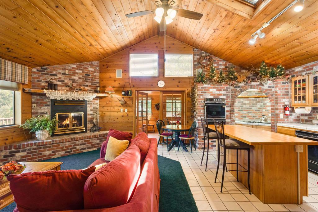 1275 CANYON Drive