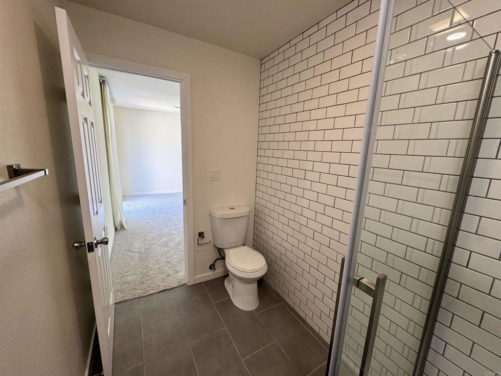 170 W Vermont Avenue W 7