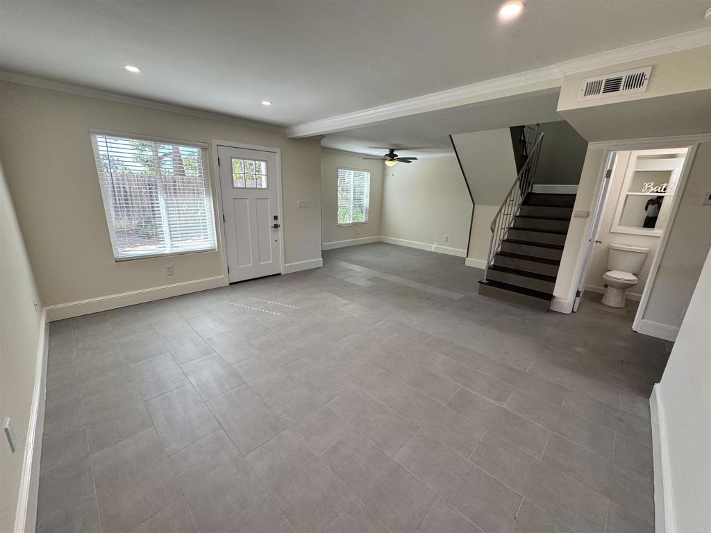 170 W Vermont Avenue W 7