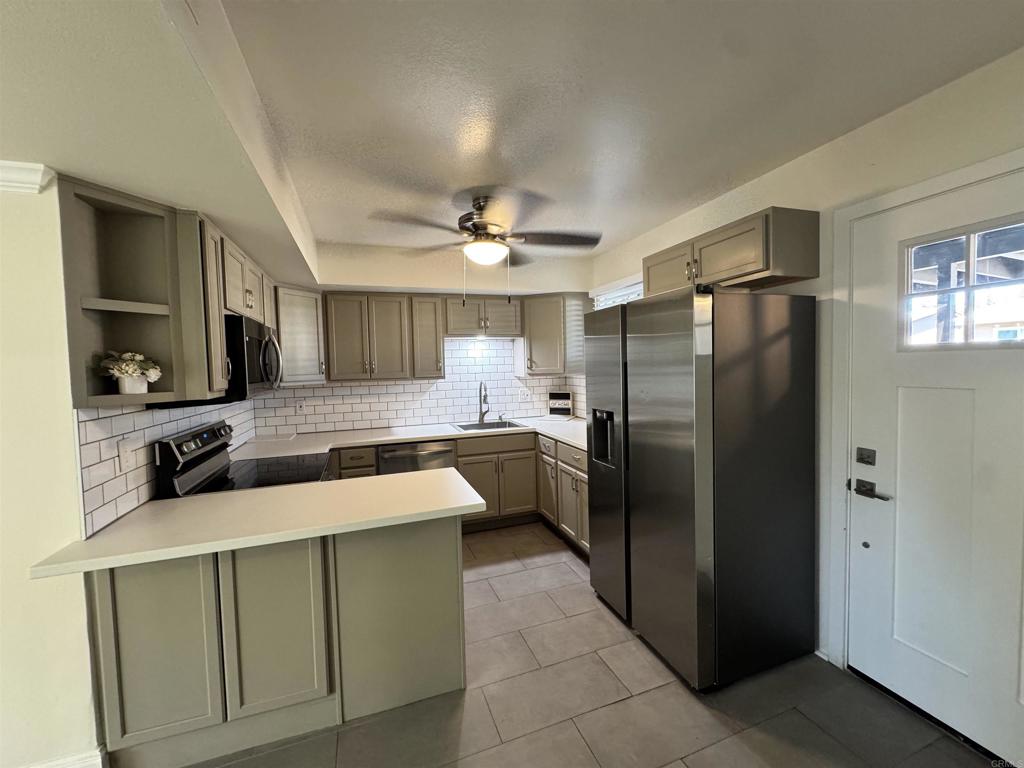 170 W Vermont Avenue W 7