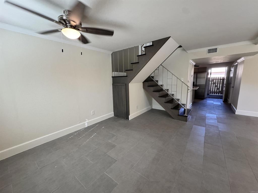 170 W Vermont Avenue W 7