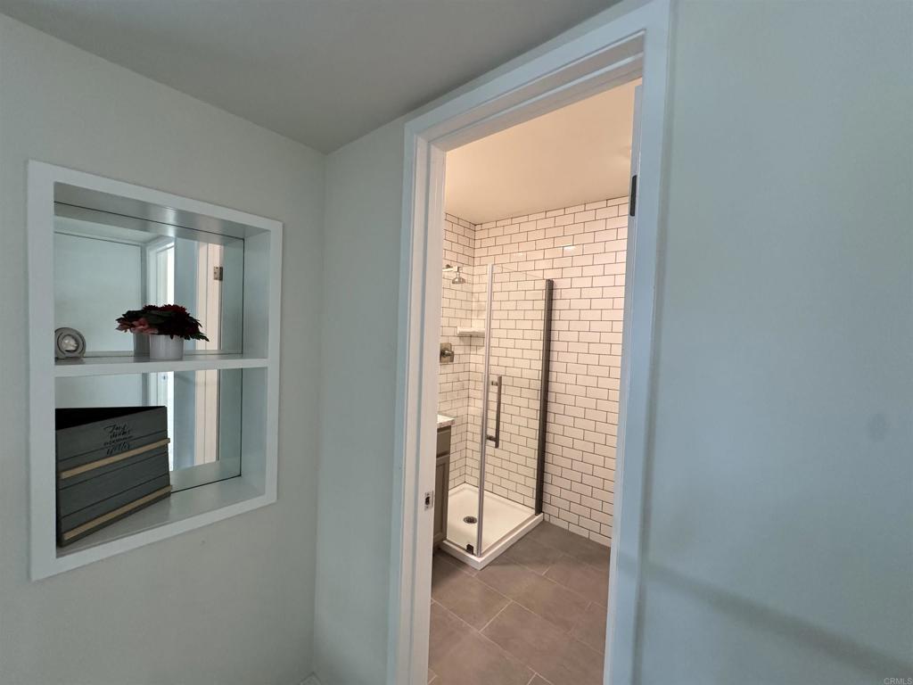 170 W Vermont Avenue W 7