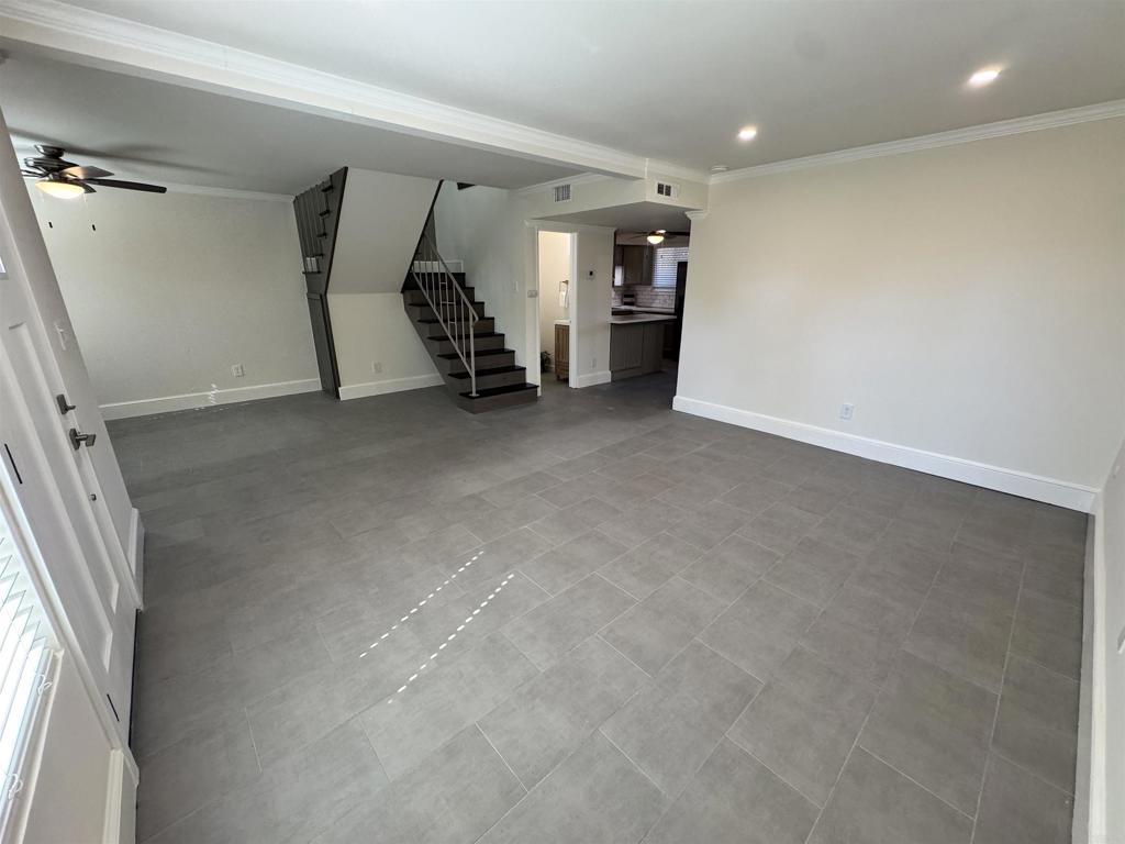 170 W Vermont Avenue W 7