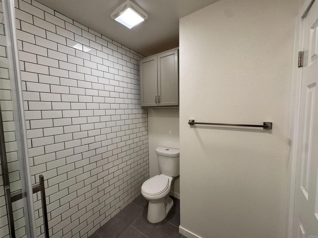 170 W Vermont Avenue W 7