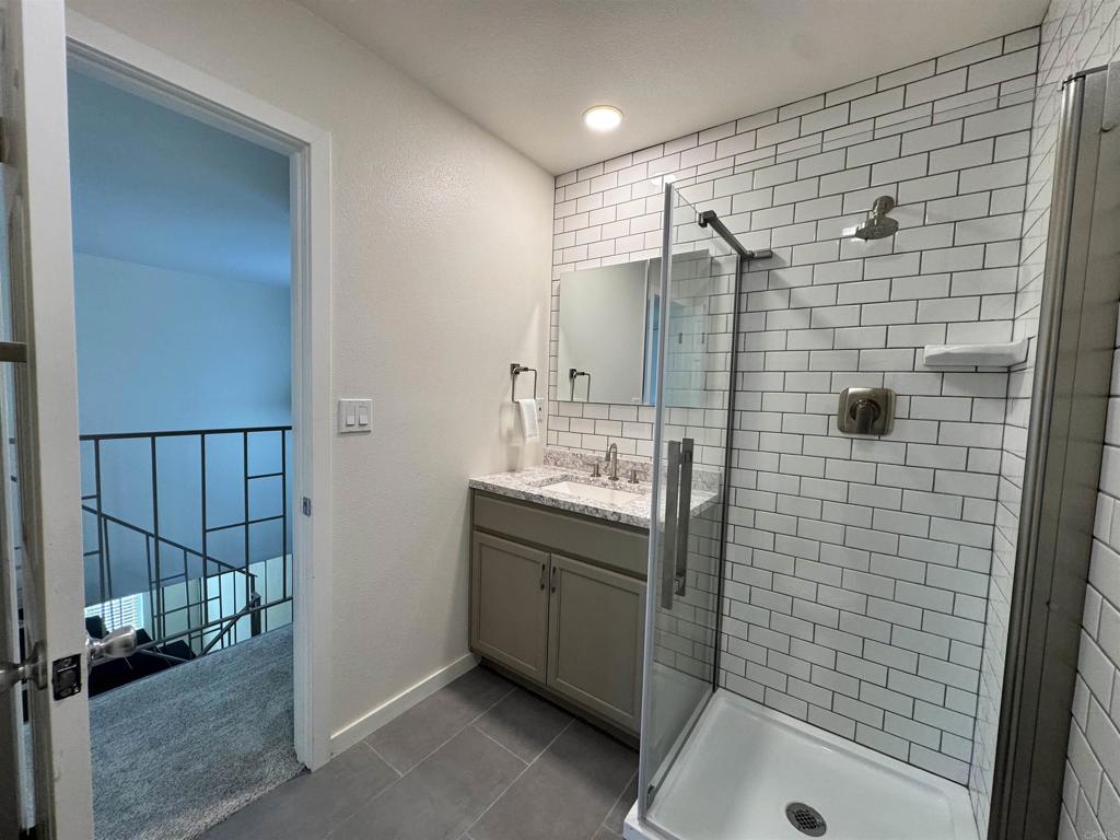 170 W Vermont Avenue W 7