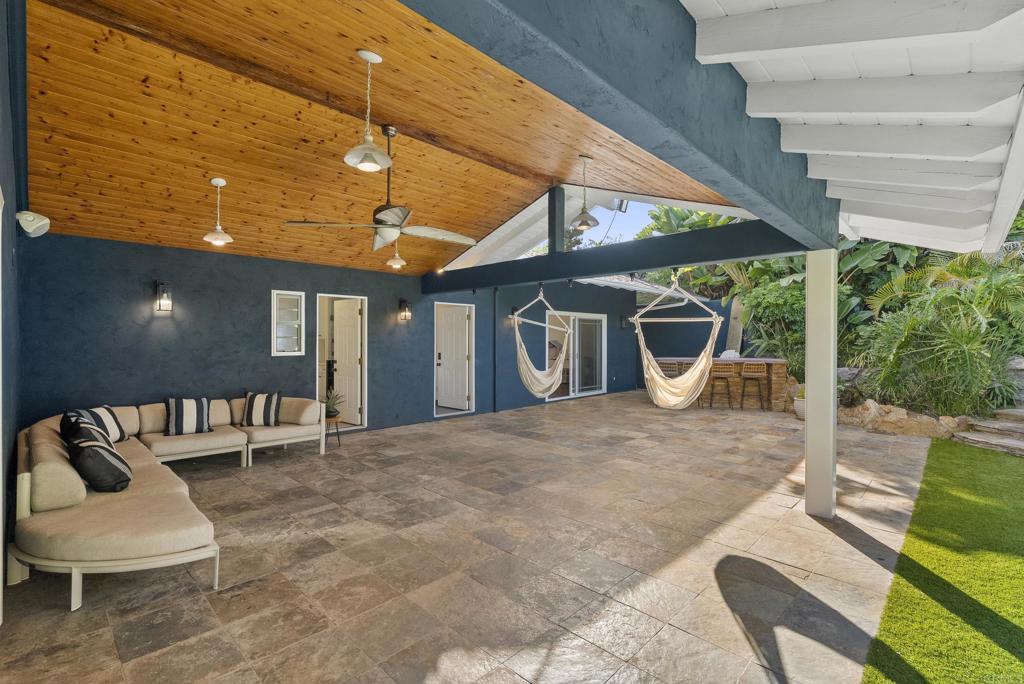 1102 Fleetridge Drive