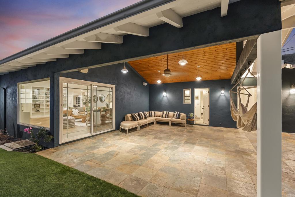 1102 Fleetridge Drive