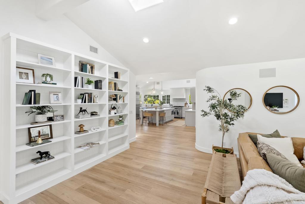 1102 Fleetridge Drive