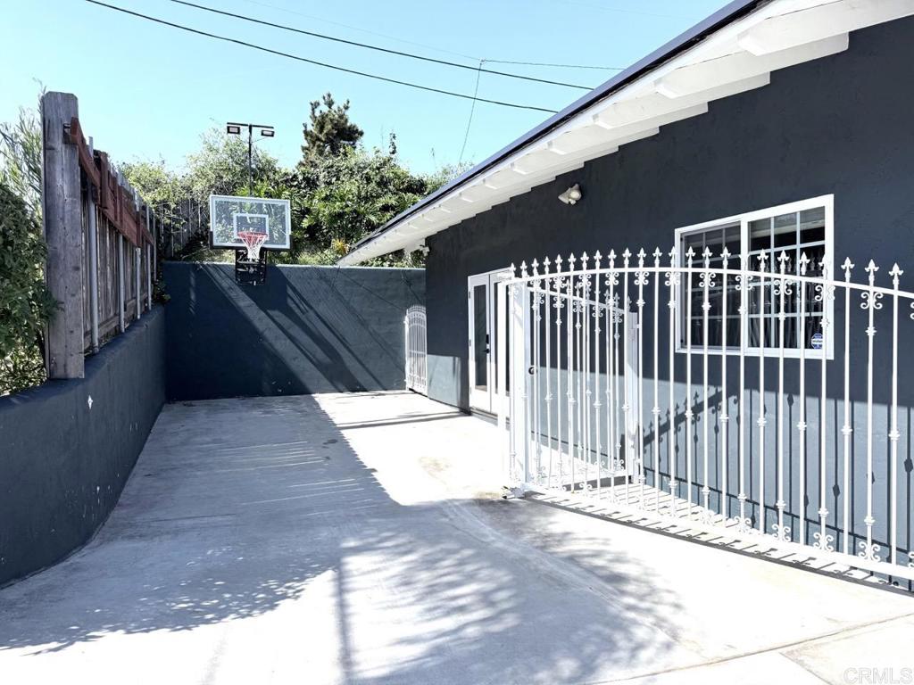 1102 Fleetridge Drive
