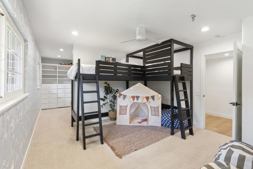1102 Fleetridge Drive
