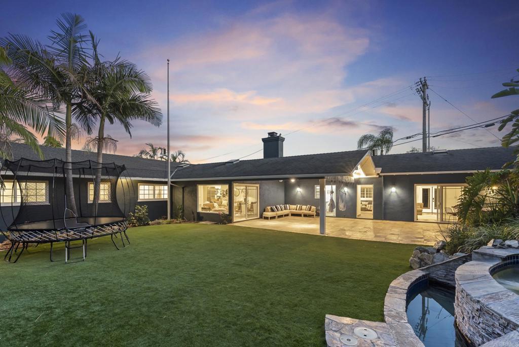 1102 Fleetridge Drive