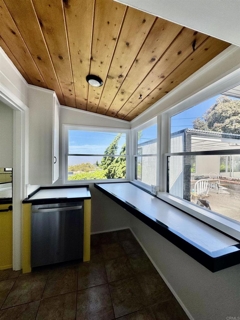 4452 Orchard Avenue