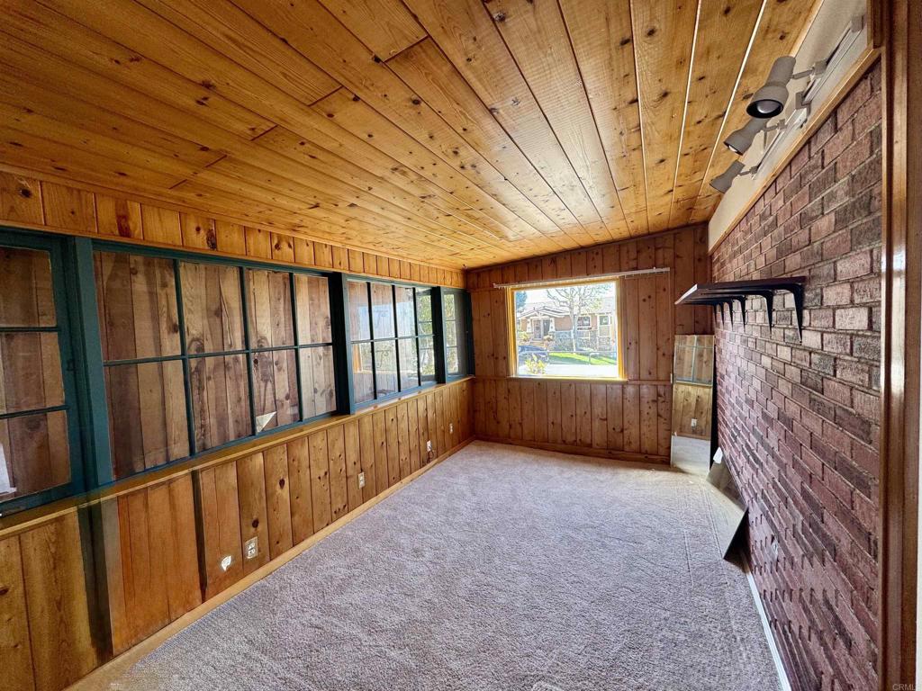 4452 Orchard Avenue