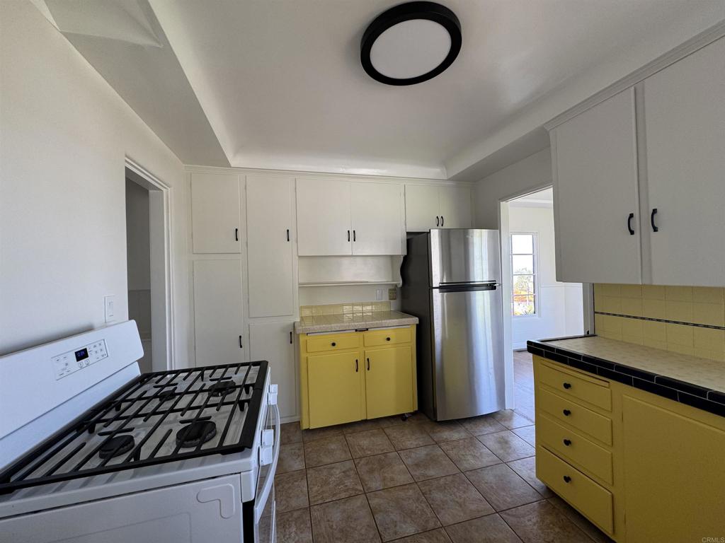 4452 Orchard Avenue