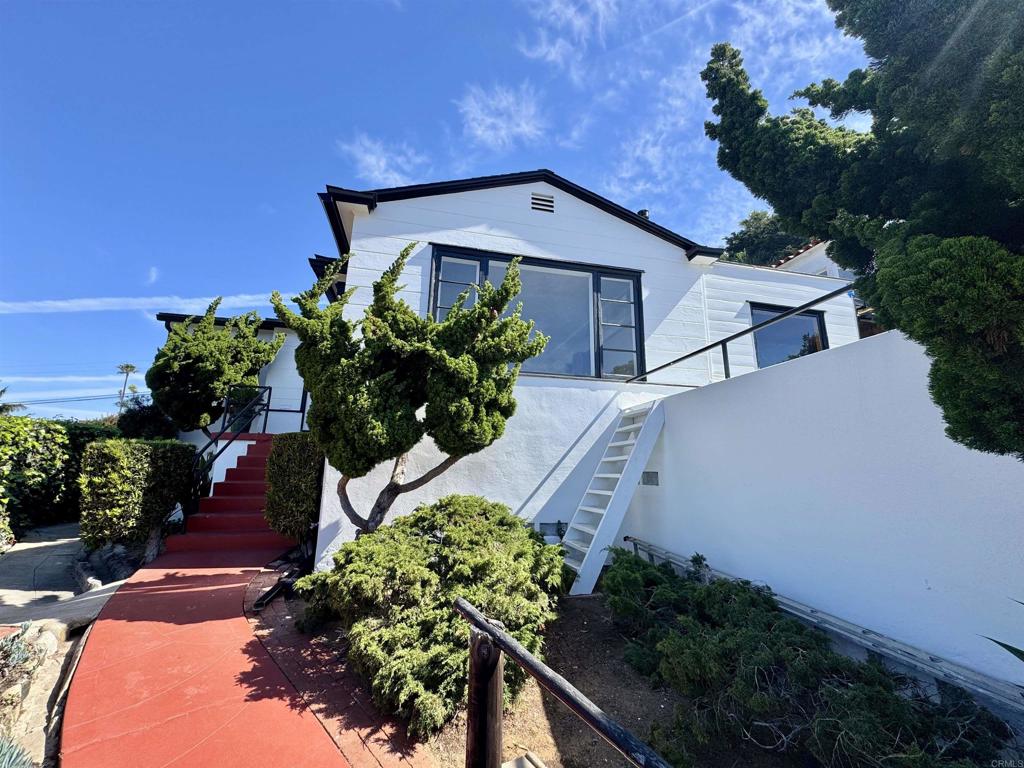 4452 Orchard Avenue