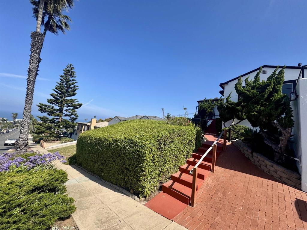 4452 Orchard Avenue