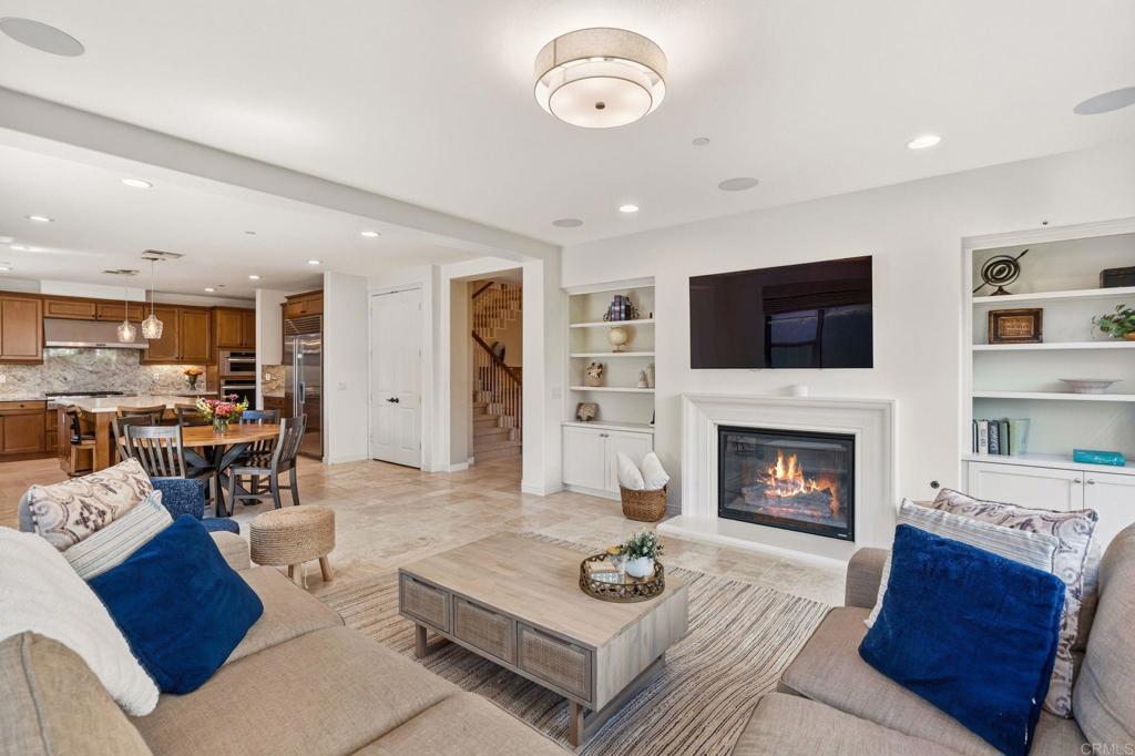 809 Dolphin Circle