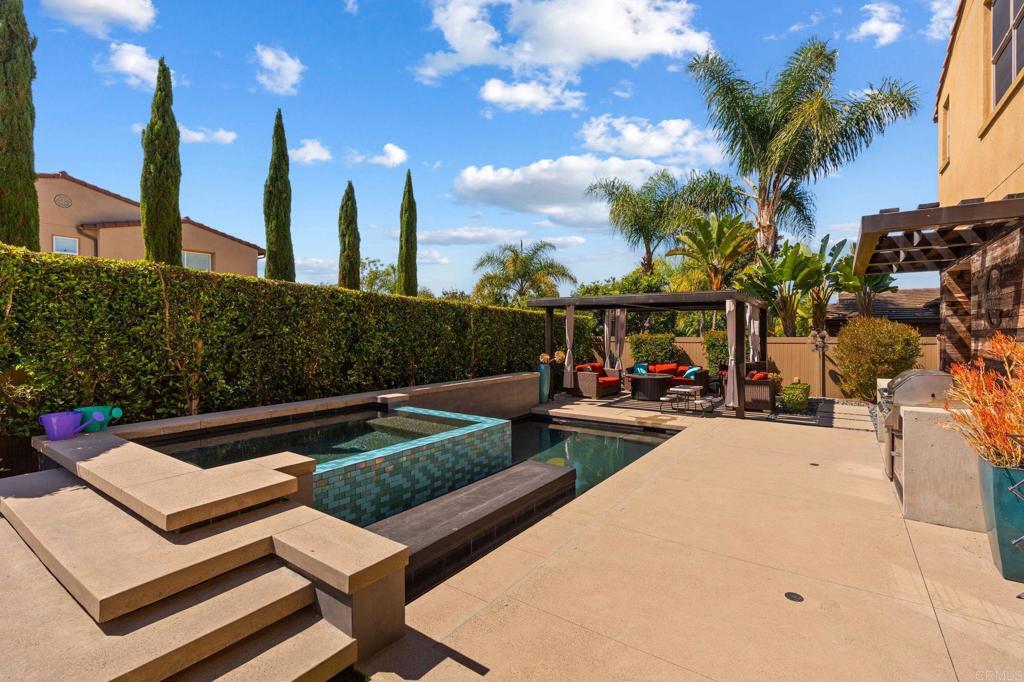 809 Dolphin Circle