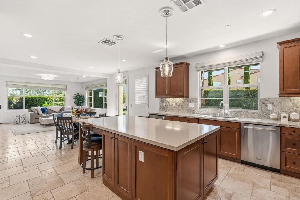 809 Dolphin Circle