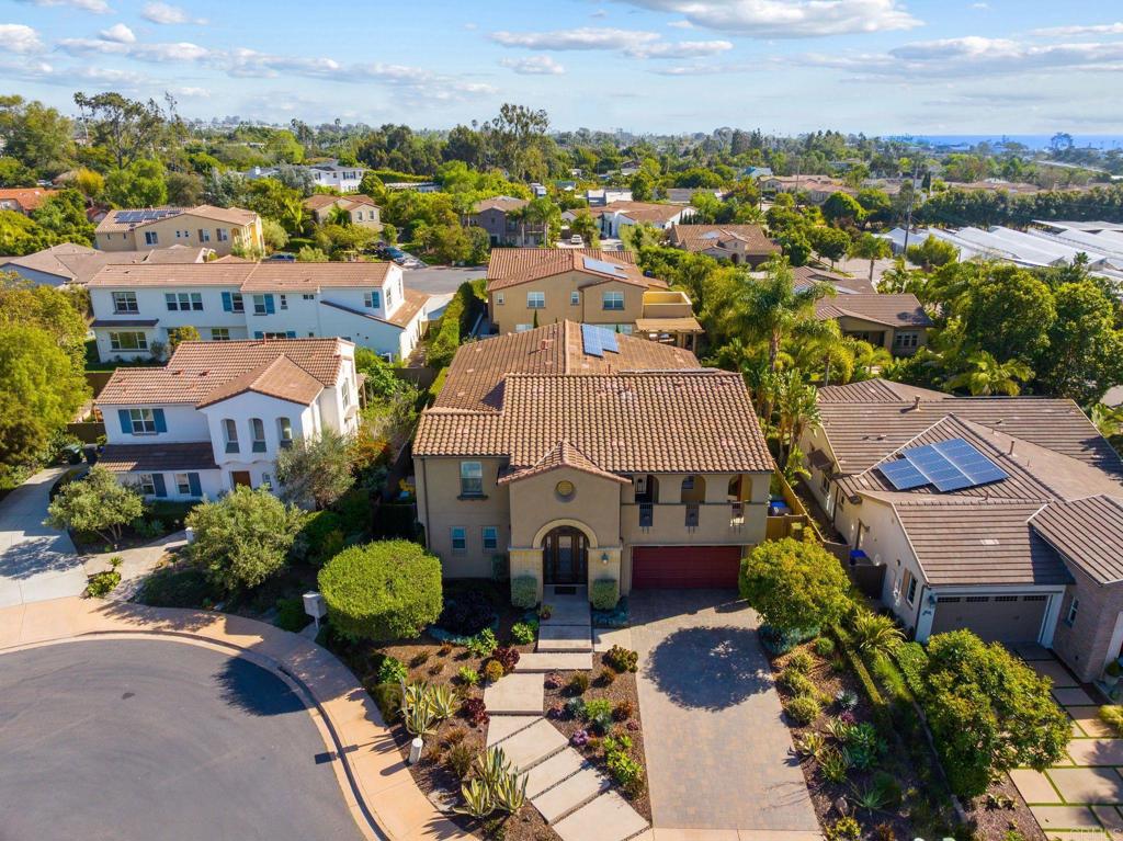809 Dolphin Circle