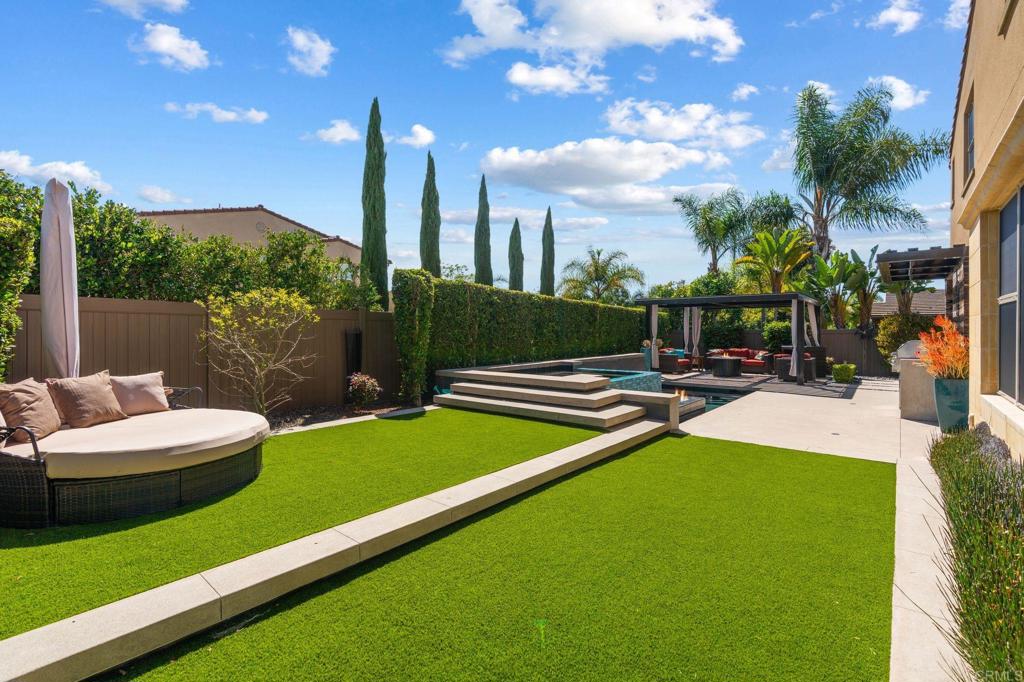 809 Dolphin Circle