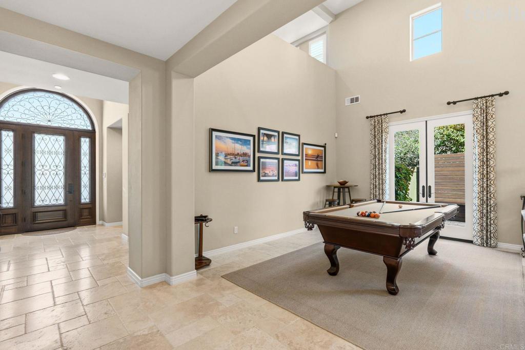 809 Dolphin Circle
