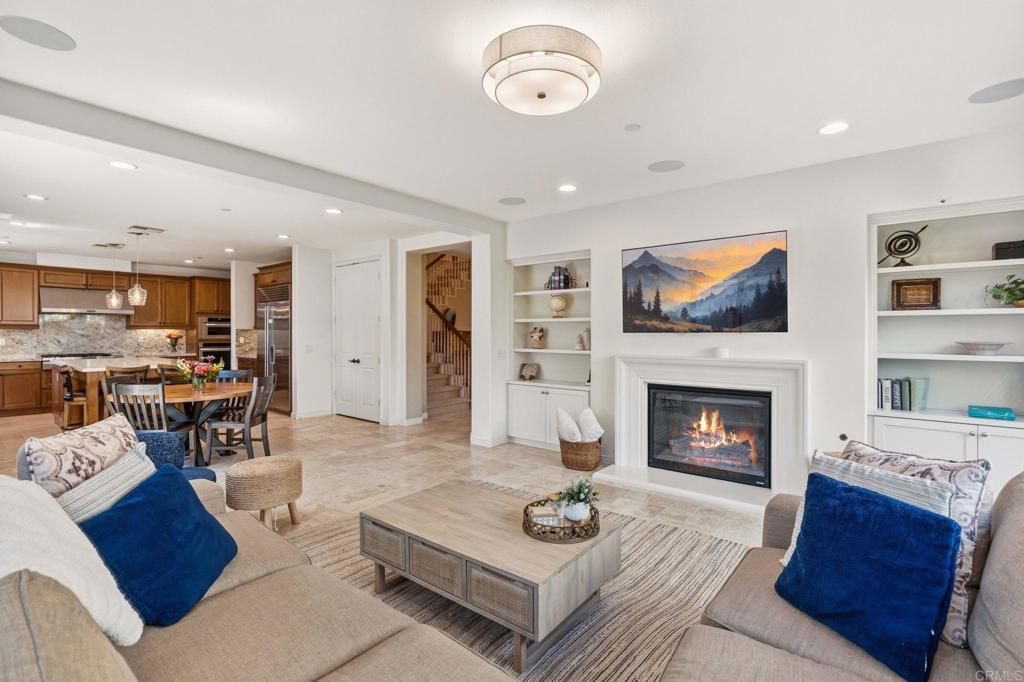 809 Dolphin Circle