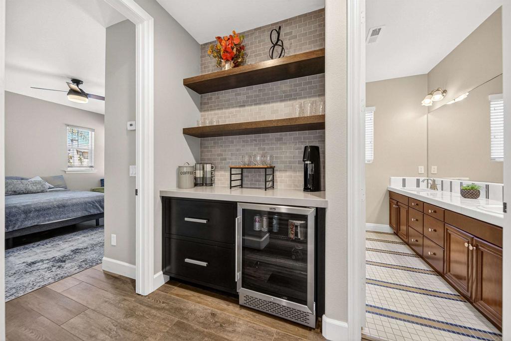 2800 Dove Tail Drive