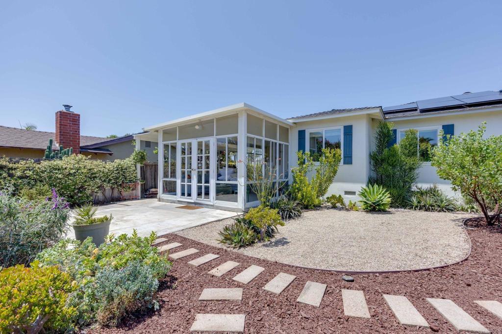 1117 Camelia Street