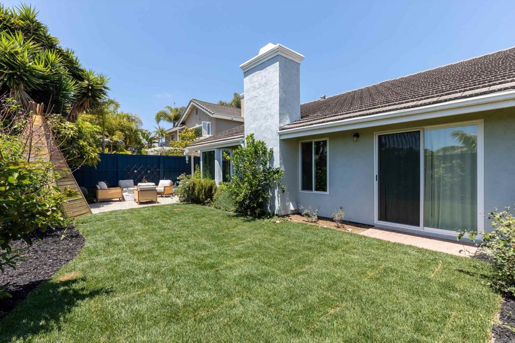 1821 Hawk View Drive