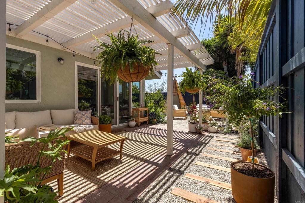 1821 Hawk View Drive