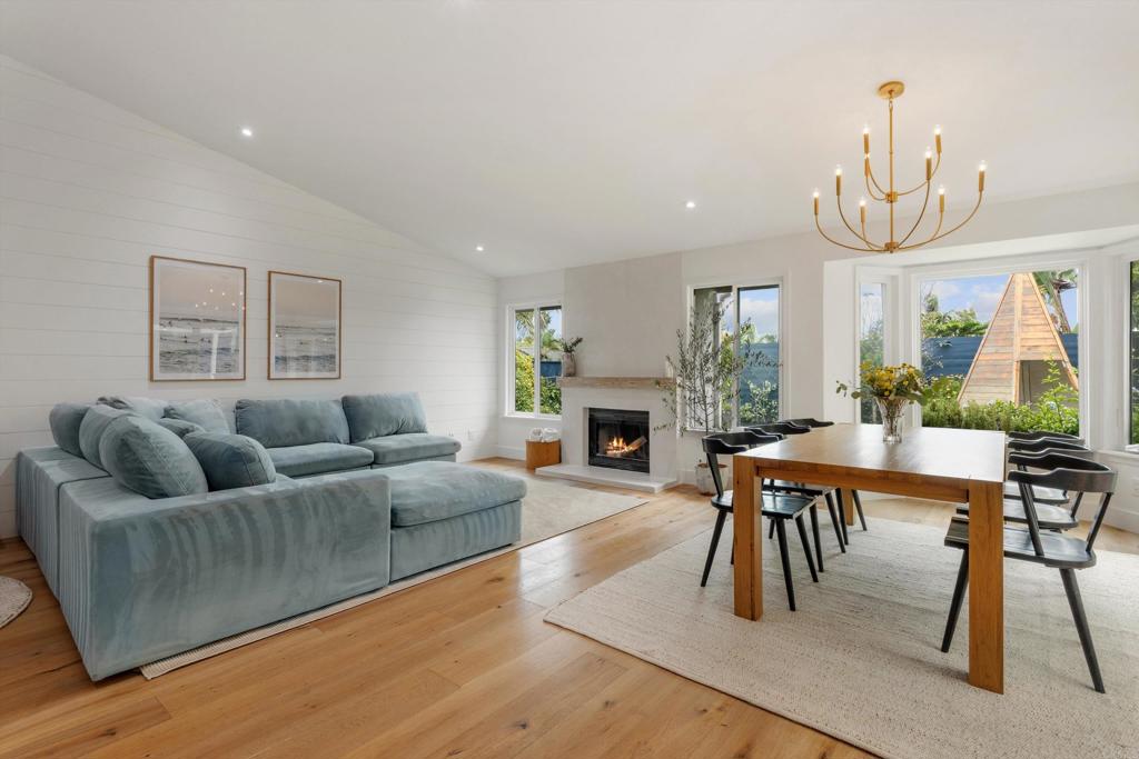 1821 Hawk View Drive