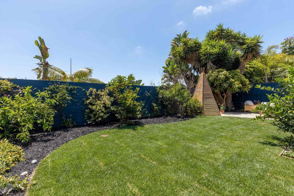 1821 Hawk View Drive