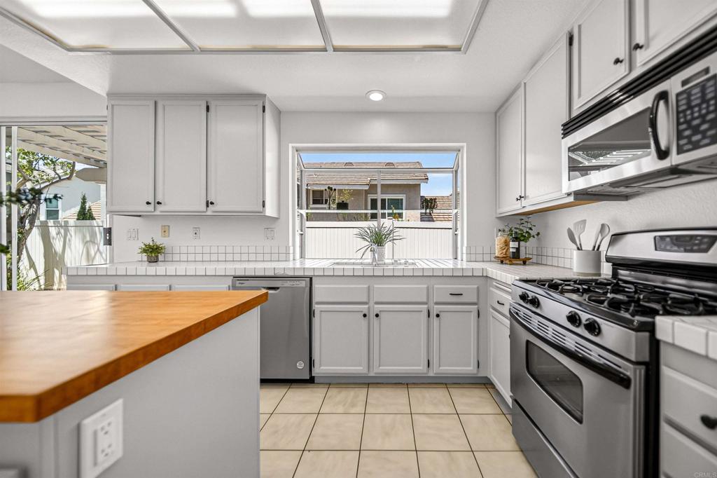 12144 Carrollton Square