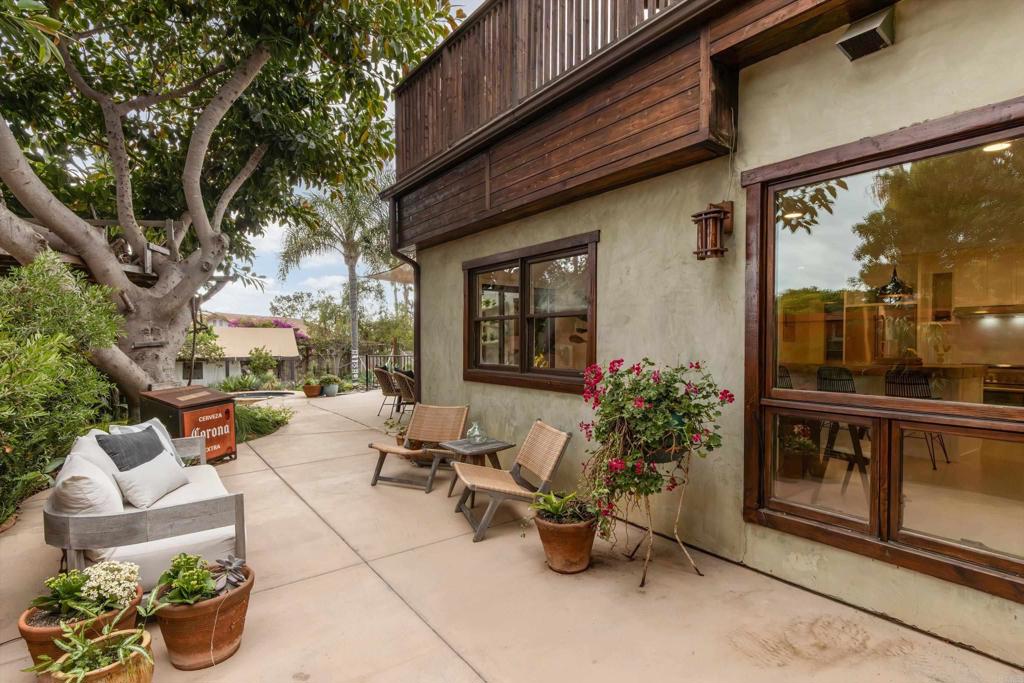 627 Ezee Street