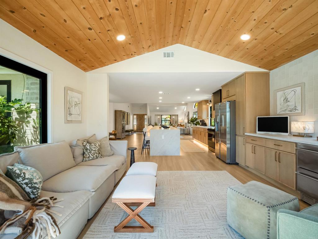 3985 Syme Drive