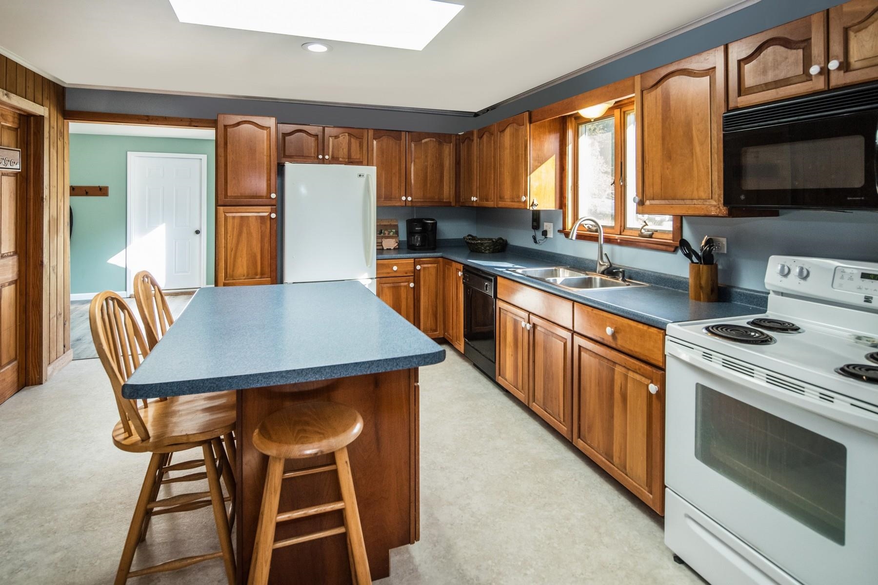 1713 Country Club Road