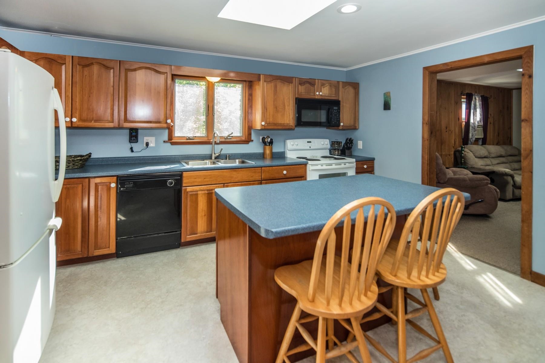 1713 Country Club Road